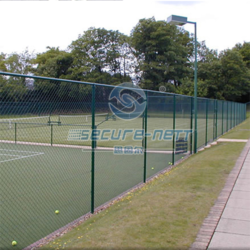 Pvc coated chain link fence for hillside