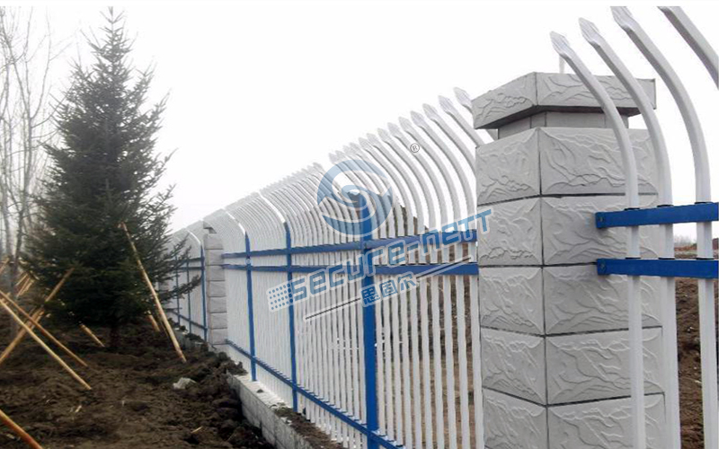 Extension Arms Steel Fencing For-Construction-Area1