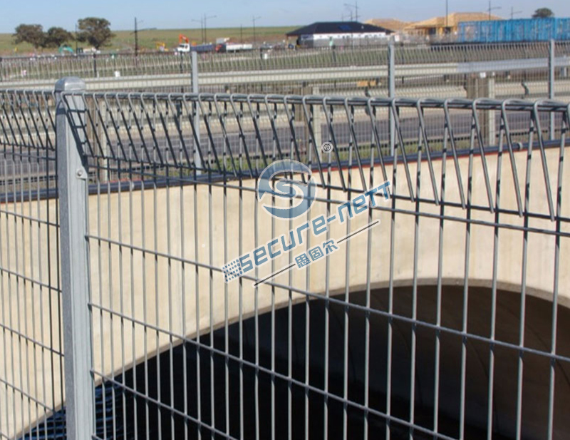 P Top Wire Mesh Fence