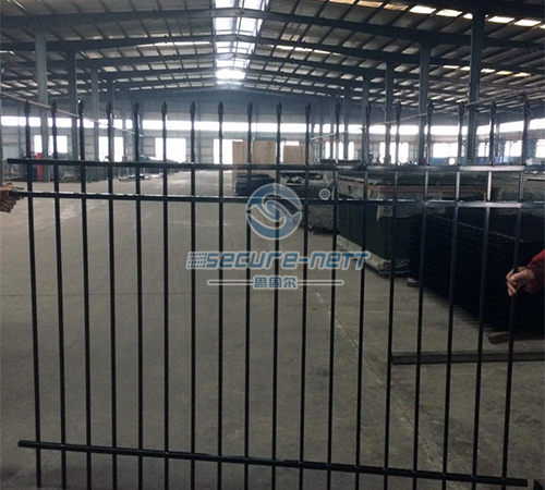 Hot galvanized spear top security fence