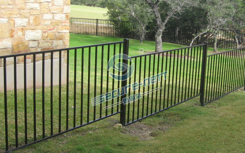 Flat Top Steel Fencing For Residential Area