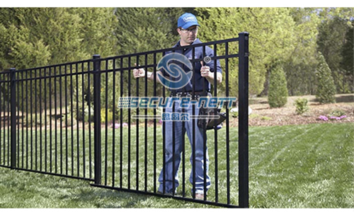 Flat top steel fencing