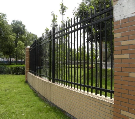 The Flat Top Galvanized Steel Aluminum Fence