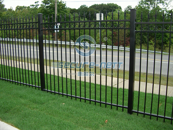 Spear Top Press Formed Spear Garden Fence Exporter