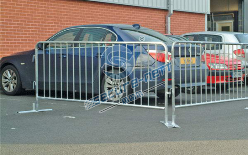 Crowd Control Barriers | Road barricade | meshfence.com